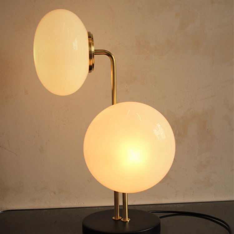 Face Off Table Lamp / Lampara Sobremesa